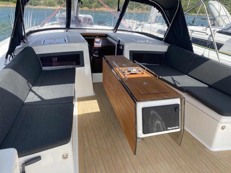 Book yachts online - sailboat - Dufour 470 - Virgo - rent