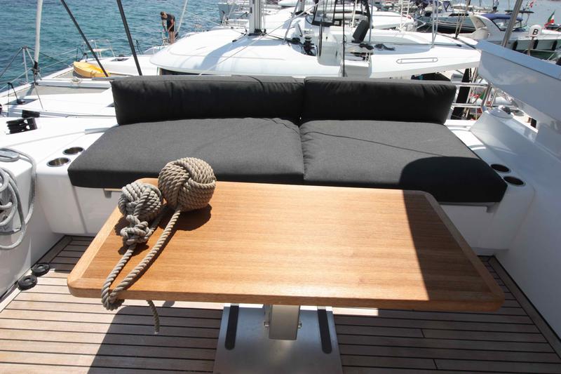 Book yachts online - catamaran - Lagoon 620 (10+3) - The Sun (AC, WM, Generator, Inverter, Tender Lift) - rent