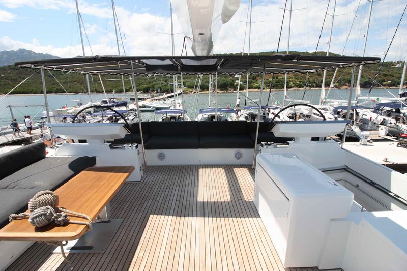 Book yachts online - catamaran - Lagoon 620 (10+3) - The Sun (AC, WM, Generator, Inverter, Tender Lift) - rent