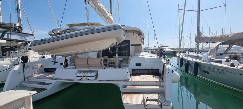 Book yachts online - catamaran - Lagoon 42 - Gamma Leonis - rent