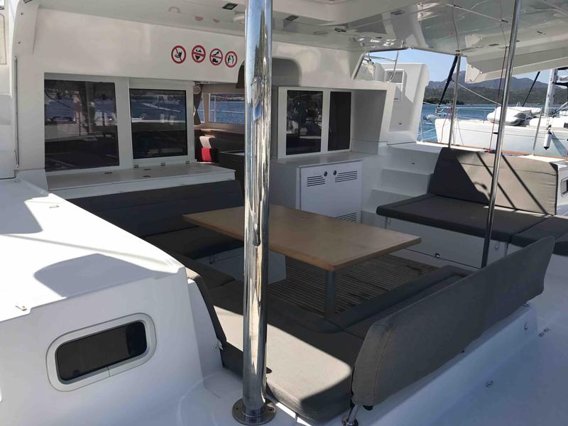 Book yachts online - catamaran - Lagoon 450F - Dugongo (Solar Panels, WM) - rent