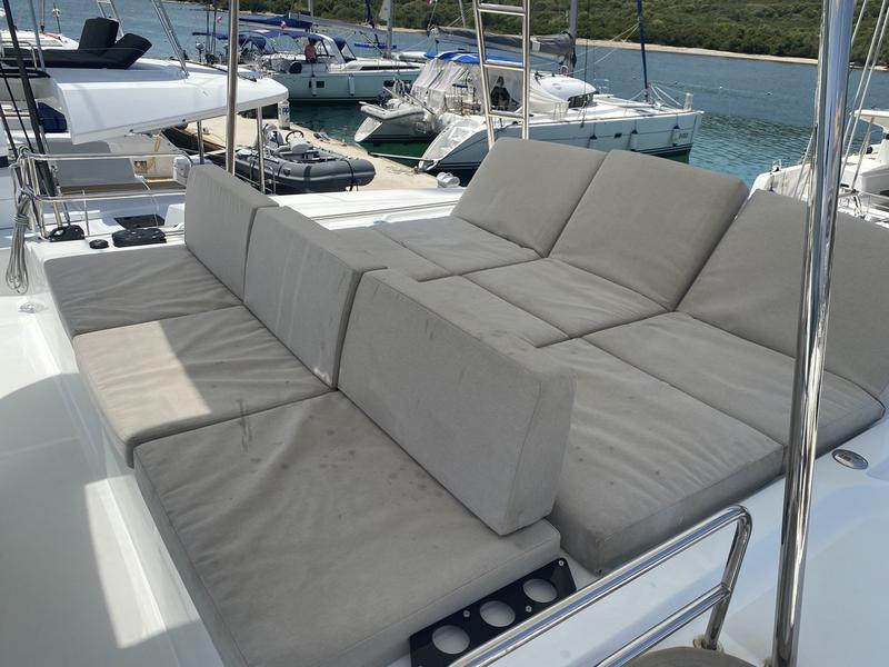 Book yachts online - catamaran - Lagoon 50 - Croda Rossa - rent