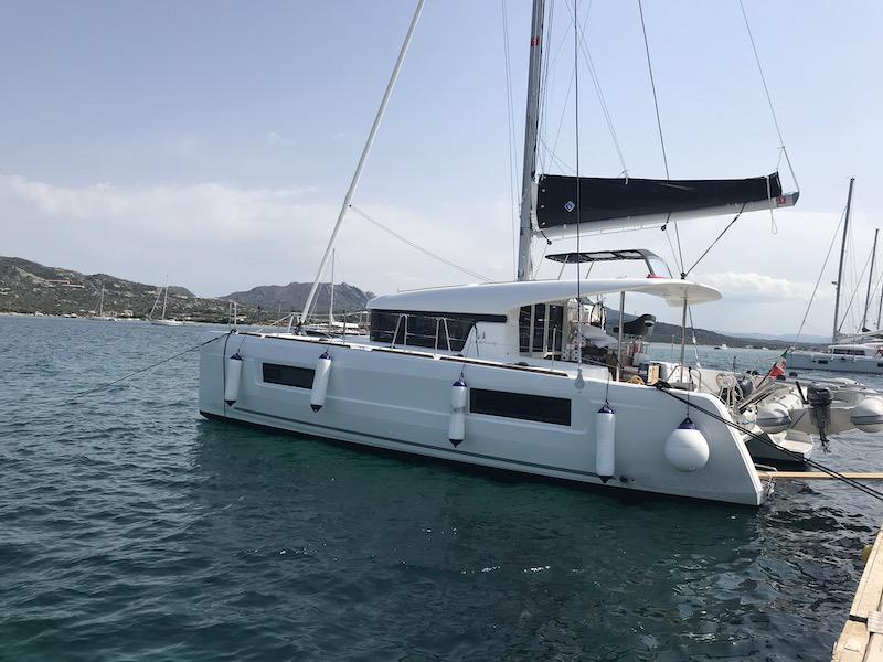 Book yachts online - catamaran - Lagoon 40 - Freccia (WM, Inverter) - rent