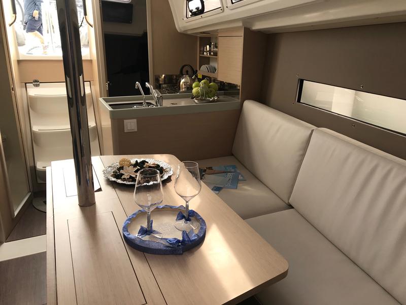 Book yachts online - sailboat - Oceanis 30.1 - Mimosa - rent