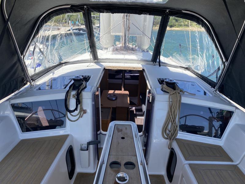 Book yachts online - sailboat - Dufour 360 Grand Large - Volpetta - rent
