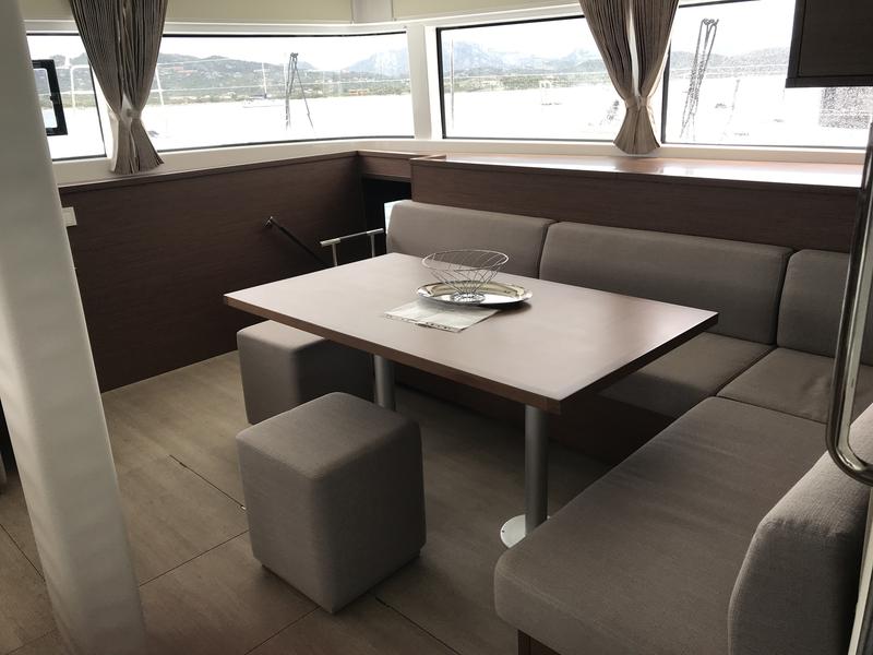 Book yachts online - catamaran - Lagoon 52F - 6 cab - Dugongo II (GND) (6 cab + 1 crew) (A/C, WM, Generator, Inverter, Tender Lift) - rent