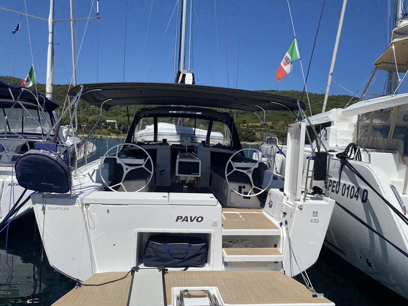 Book yachts online - sailboat - Dufour 430 Grand Large - Pavo - rent