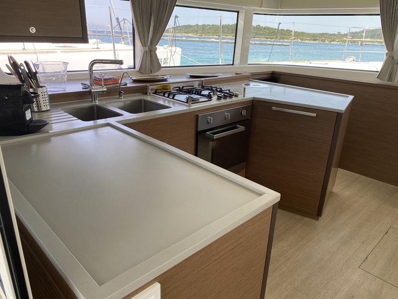 Book yachts online - catamaran - Lagoon 52F (5 cab) - Naka (A/C, WM, Generator, Inverter, Tender Lift) - rent