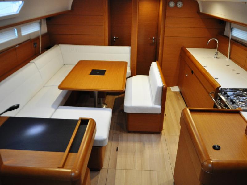 Book yachts online - sailboat - Sun Odyssey 519 - Ekaterina - rent