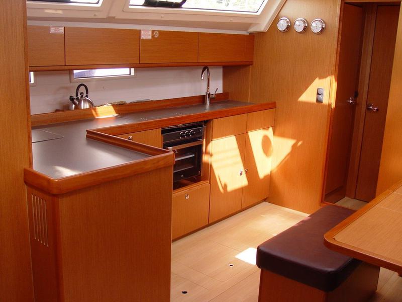 Book yachts online - sailboat - Bavaria Cruiser 46 - Rigel - rent