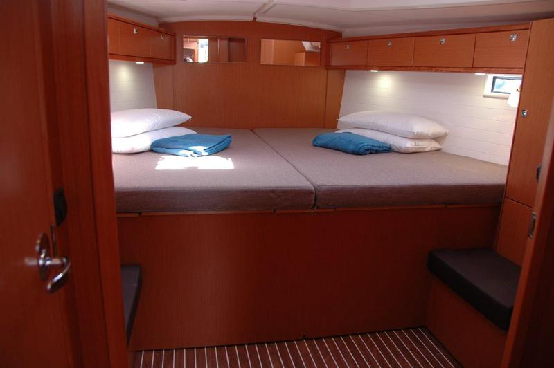 Book yachts online - sailboat - Bavaria Cruiser 46 - Sadira - rent