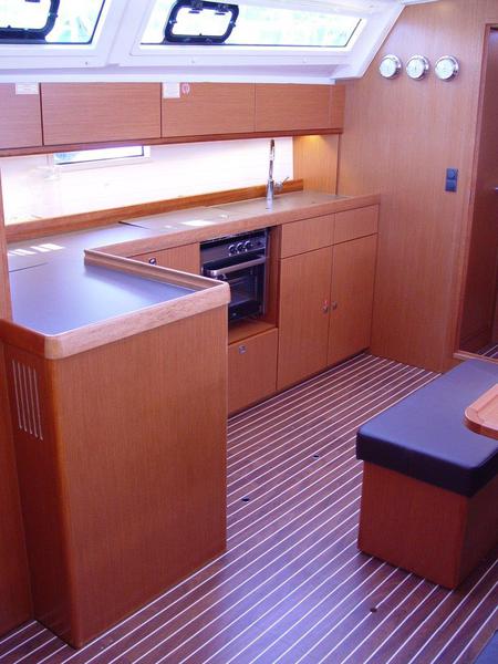 Book yachts online - sailboat - Bavaria Cruiser 46 - Fenice - rent