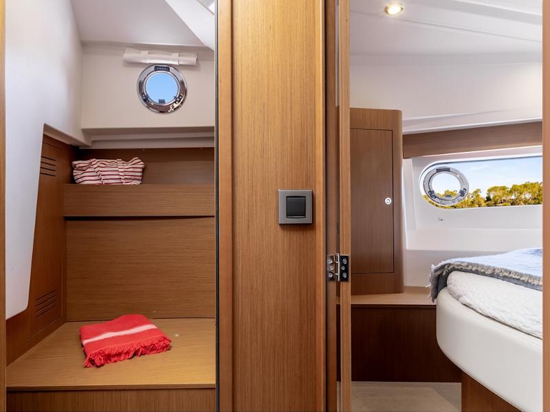 Book yachts online - motorboat - Swift Trawler 30 - AnnaRosa - rent