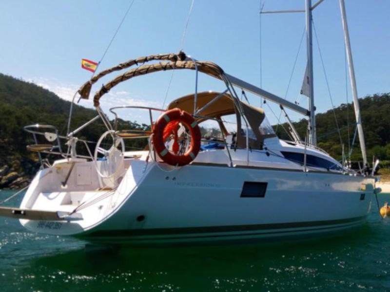 Book yachts online - sailboat - Elan Impression 40 - AMISTAD - rent