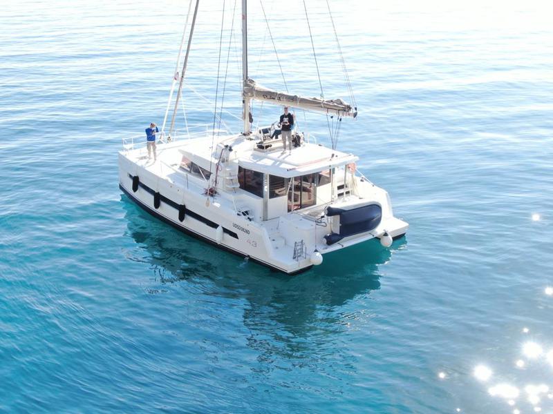 Book yachts online - catamaran - Bali 4.3  Shadow Line - Shadow Line - rent