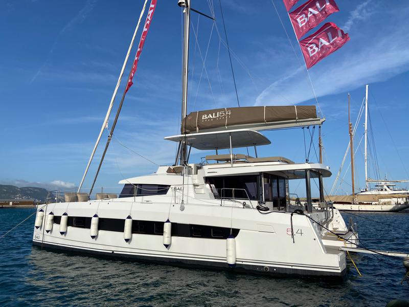 Book yachts online - catamaran - Bali 5.4 - Virginia - rent