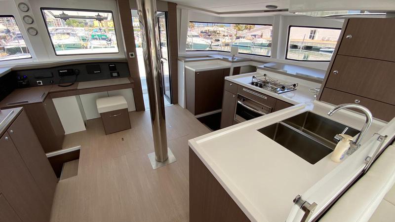 Book yachts online - catamaran - Bali 4.8 Anna - Anna - rent