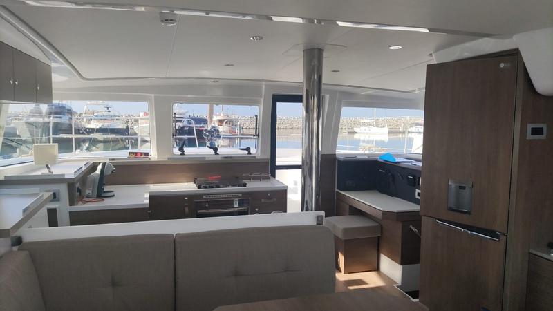 Book yachts online - catamaran - Bali 4.2 - Blitz - rent