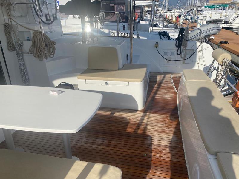 Book yachts online - catamaran - Lagoon 40 - Regolo - rent