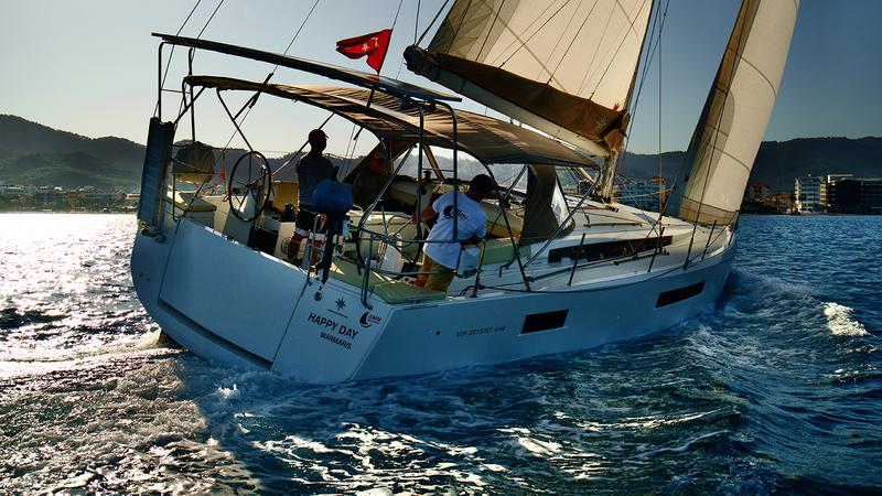 Book yachts online - sailboat - Sun Odyssey 440 - 4 Cabins - Happy Day - rent