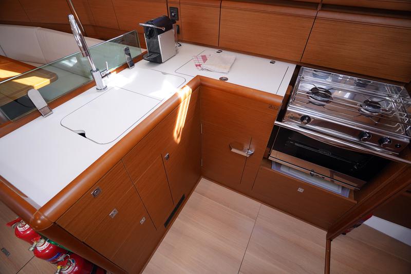 Book yachts online - sailboat - Sun Odyssey 389 - Gin Fizz - rent