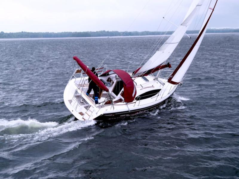 Book yachts online - sailboat - Maxus 33.1 RS Prestige - FROZEN WATER - rent