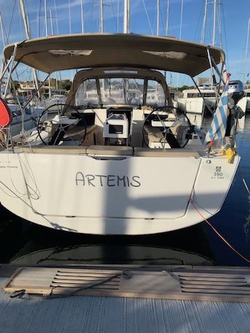 Book yachts online - sailboat - Dufour 390 Grand Large - Artemis - rent
