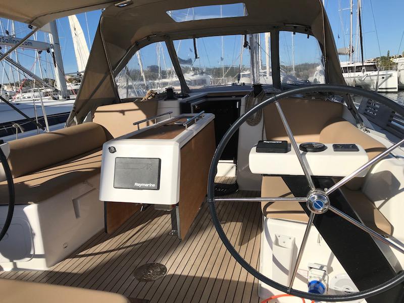 Book yachts online - sailboat - Dufour 390 Grand Large - Easy Living - rent