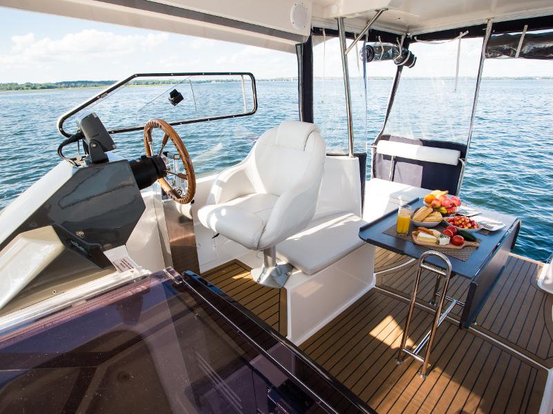 Book yachts online - motorboat - Nautika 1000 VIP - Nautika 1000 VIP - rent