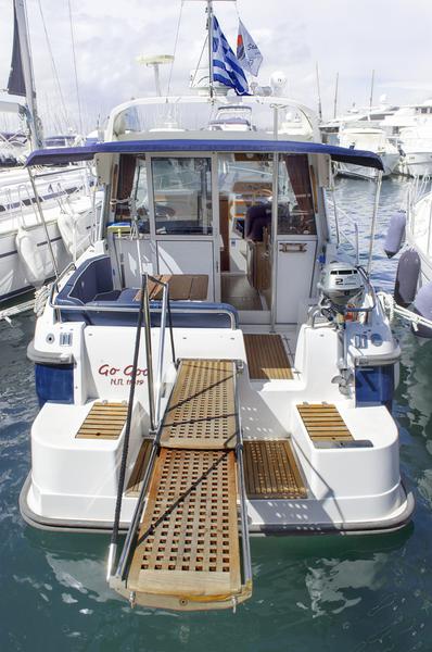Book yachts online - motorboat - Nimbus 320 Coupe - Go Goo - rent