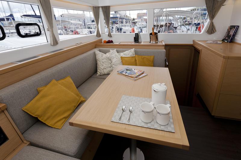 Book yachts online - catamaran - Lagoon 39 - U2 - rent