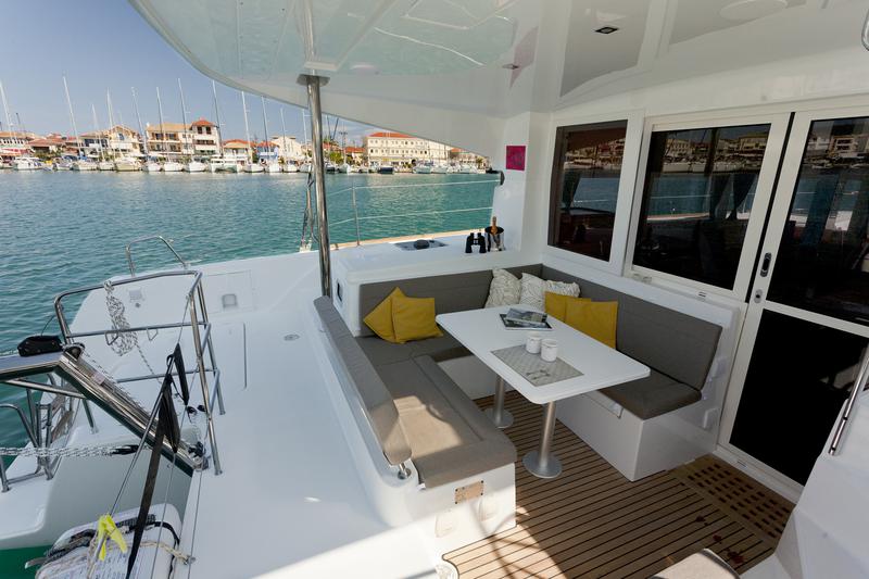 Book yachts online - catamaran - Lagoon 39 - U2 - rent