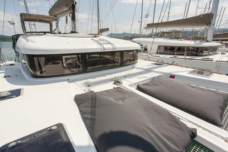 Book yachts online - catamaran - Lagoon 39 - U2 - rent