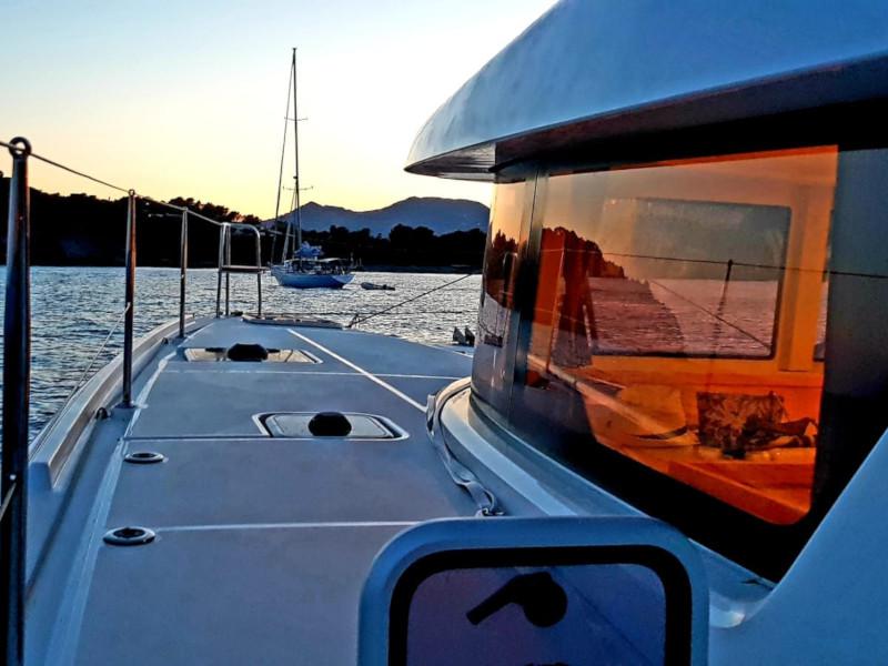 Book yachts online - catamaran - Lagoon 42 - Genista II - rent