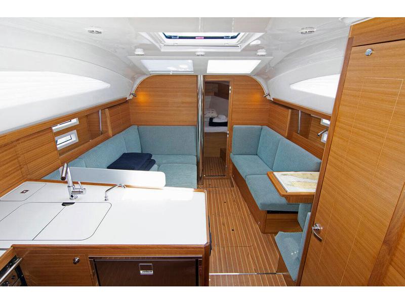 Book yachts online - sailboat - Elan 40.1 - TAMIKAYA - rent