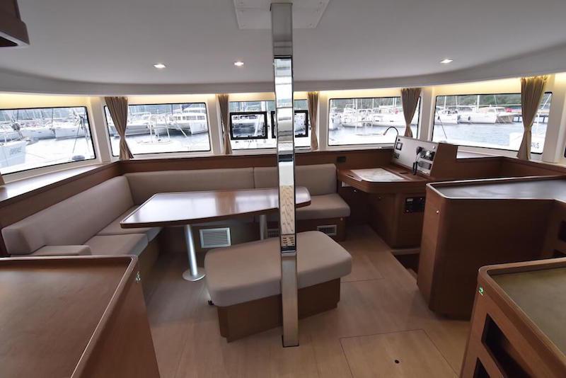Book yachts online - catamaran - Lagoon 42 - LOLINA - rent