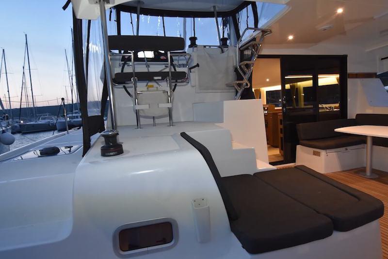 Book yachts online - catamaran - Lagoon 42 - LOLINA - rent
