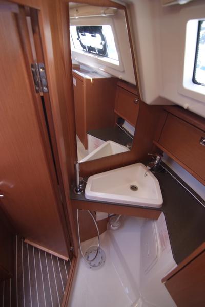 Book yachts online - sailboat - Bavaria Cruiser 34 - TALASSA - rent