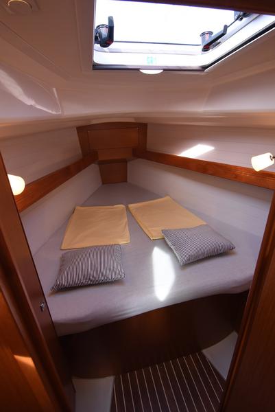 Book yachts online - sailboat - Bavaria Cruiser 34 - TALASSA - rent