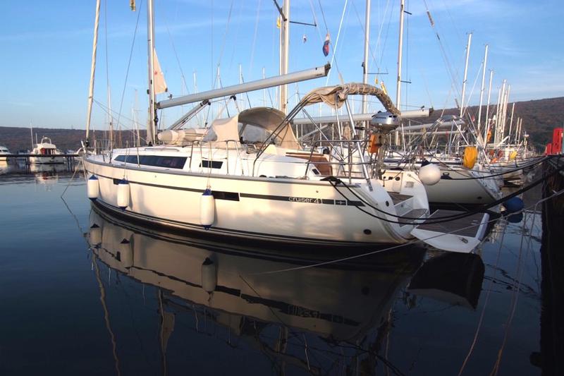 Book yachts online - sailboat - Bavaria Cruiser 41 - JAZZ - rent