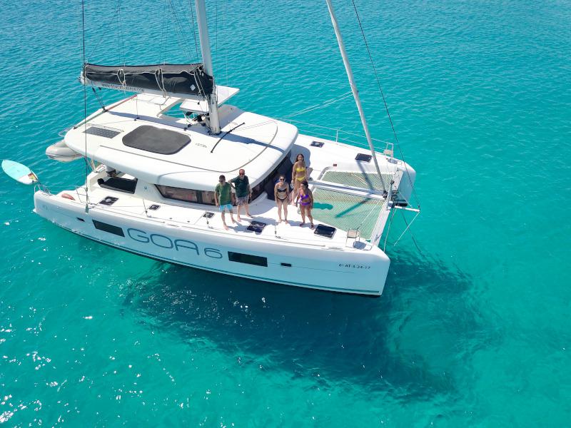 Book yachts online - catamaran - Lagoon 42 - GOA 6 - rent