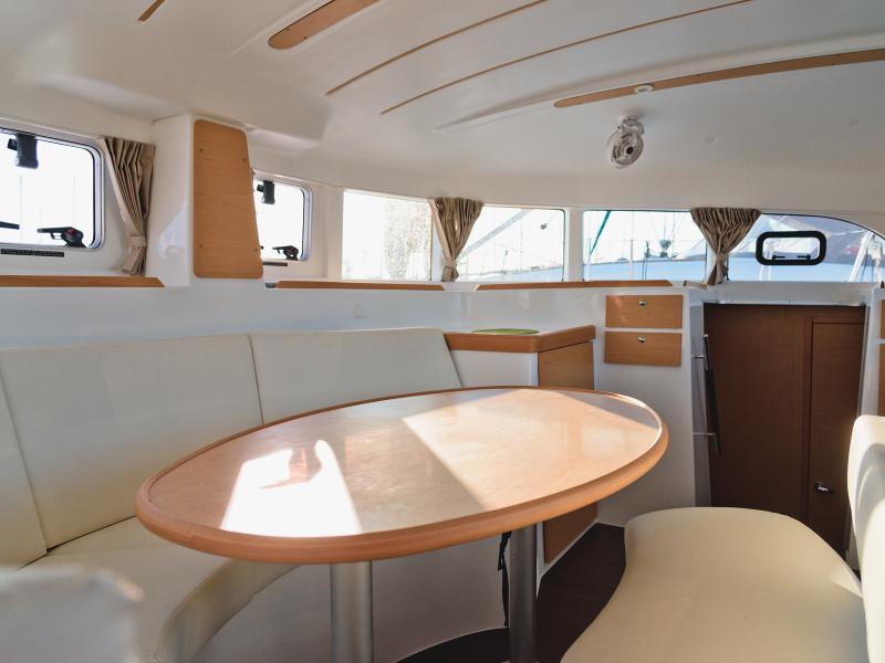 Book yachts online - catamaran - Lagoon 380 - Chrysa - rent