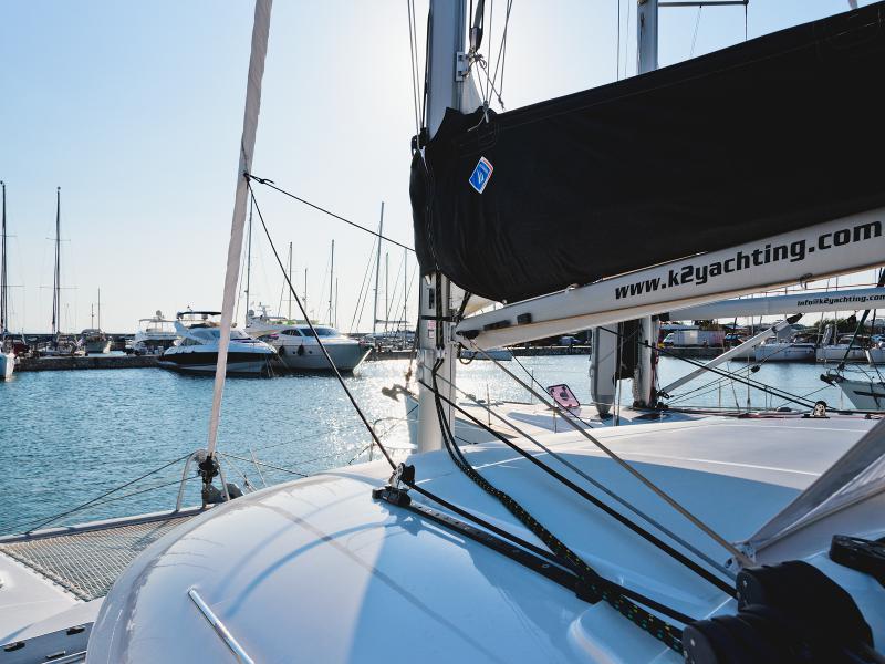 Book yachts online - catamaran - Lagoon 380 - Chrysa - rent