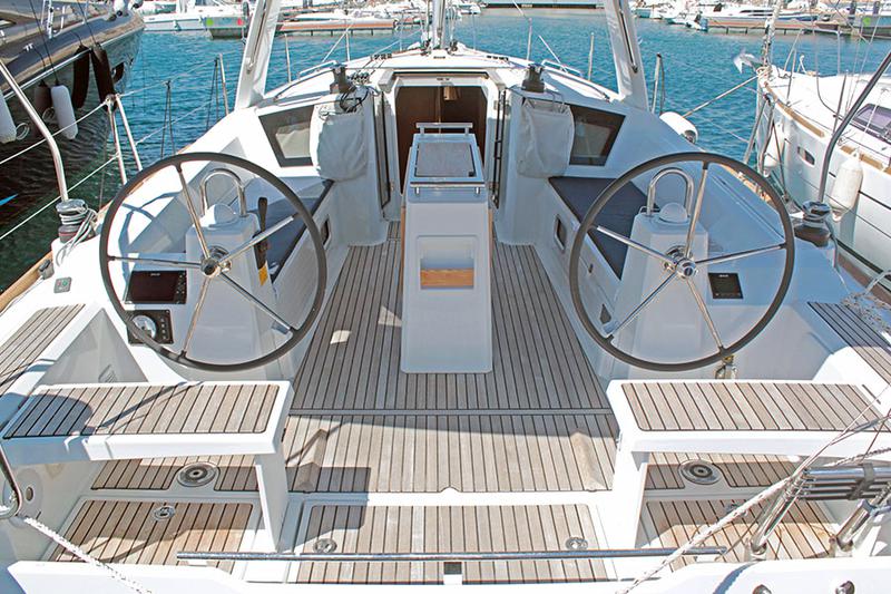 Book yachts online - sailboat - Oceanis 38.1 - BOHEMIAN RHAPSODY - rent