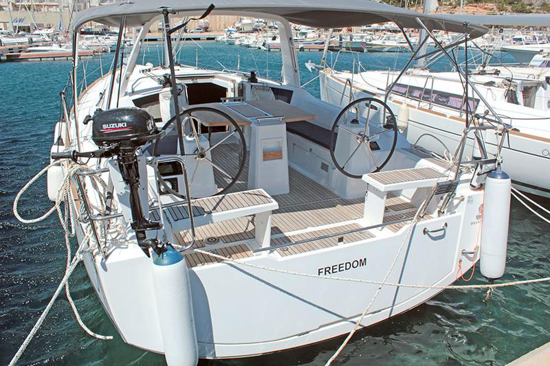 Book yachts online - sailboat - Oceanis 38.1 - FREEDOM - rent