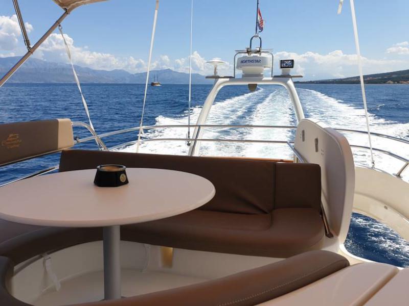 Book yachts online - motorboat - Jeanneau Prestige 46 Fly - UNPLUGGED - rent