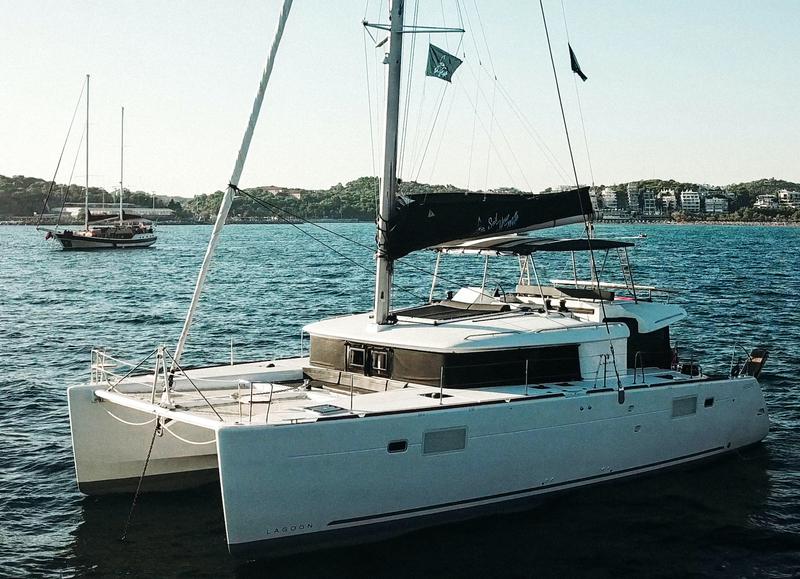 Book yachts online - catamaran - Lagoon 450  Flybridge - Relax - rent