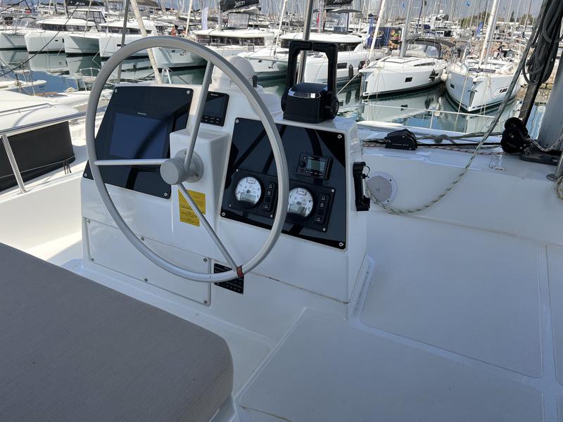 Book yachts online - catamaran - Bali 4.6 (5+1 cab) - Freedom - rent