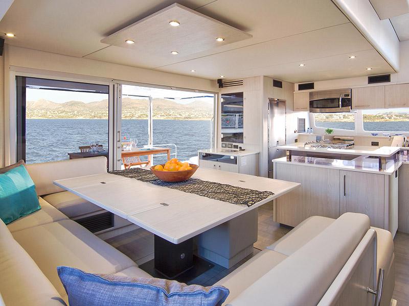 Book yachts online - catamaran - Moorings 5800 - Moorings 5800 (2019) - rent