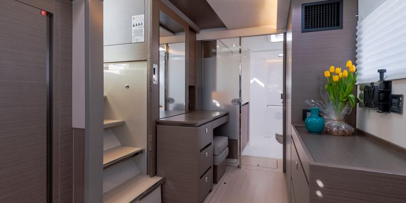 Book yachts online - catamaran - Moorings 5000-5 - Moorings 5000-5 (2022) - rent